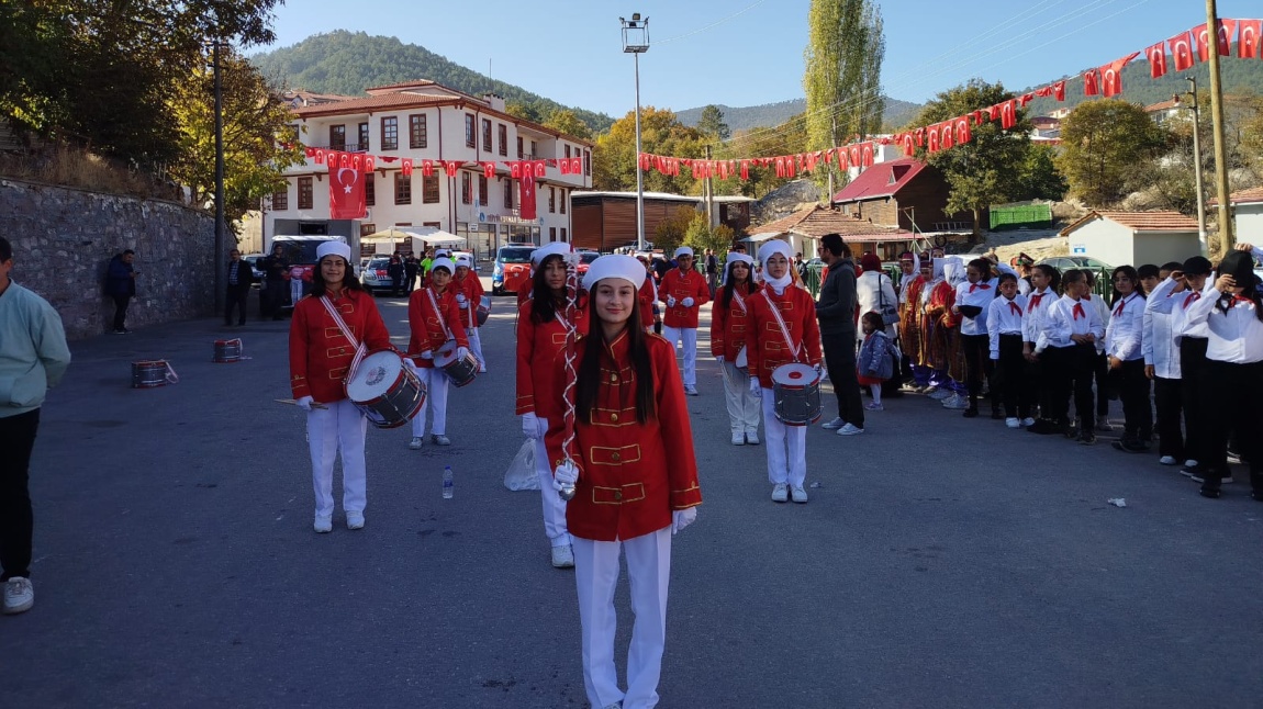 29 EKİM CUMHURİYET BAYRAMIMIZI COŞKUYLA KUTLADIK